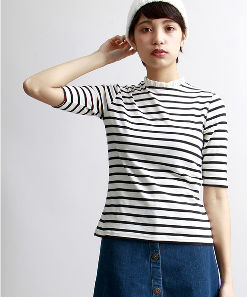 WEGO（ウィゴー）の「WEGO/スタンドフリルネックTシャツ（Tシャツ/カットソー・レディース・ホワイト/ホワイト系その他/ブラック系その他/サックスブルー・FREE）」の3枚目の写真