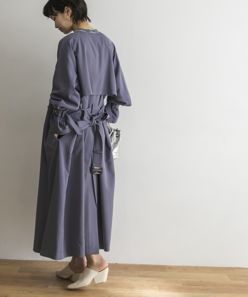 URBAN RESEARCH(アーバンリサーチ)の「ノーカラーロングトレンチコート(トレンチコート・レディース・ブルー系その他/ベージュ・36/38)」の8枚目の写真