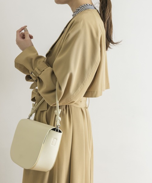 URBAN RESEARCH(アーバンリサーチ)の「ノーカラーロングトレンチコート(トレンチコート・レディース・ブルー系その他/ベージュ・36/38)」の19枚目の写真