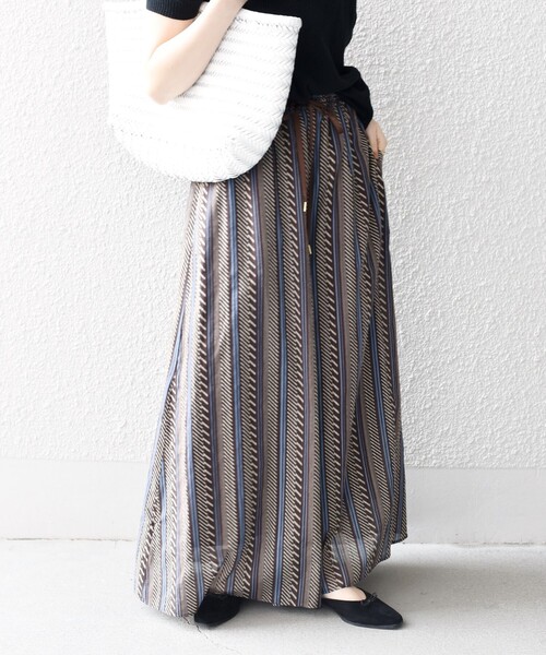 SHIPS（シップス）の「*【SHIPS別注】〈手洗い可能〉UHURUプリントワイドパンツ◇（その他パンツ・レディース・ライトブラウン/ダークグリーン/ネイビー/ダークグレー/ブラウン系その他/ブラウン系・SMALL/MEDIUM）」の5枚目の写真