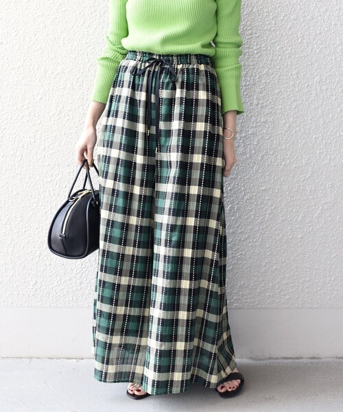 SHIPS（シップス）の「*【SHIPS別注】〈手洗い可能〉UHURUプリントワイドパンツ◇（その他パンツ・レディース・ライトブラウン/ダークグリーン/ネイビー/ダークグレー/ブラウン系その他/ブラウン系・SMALL/MEDIUM）」の21枚目の写真