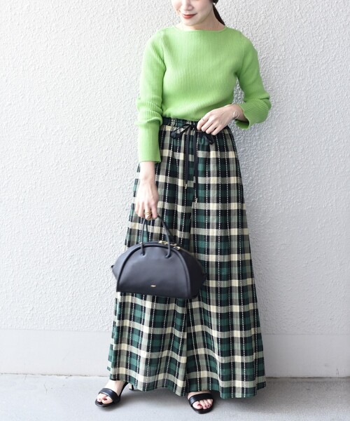 SHIPS（シップス）の「*【SHIPS別注】〈手洗い可能〉UHURUプリントワイドパンツ◇（その他パンツ・レディース・ライトブラウン/ダークグリーン/ネイビー/ダークグレー/ブラウン系その他/ブラウン系・SMALL/MEDIUM）」の18枚目の写真