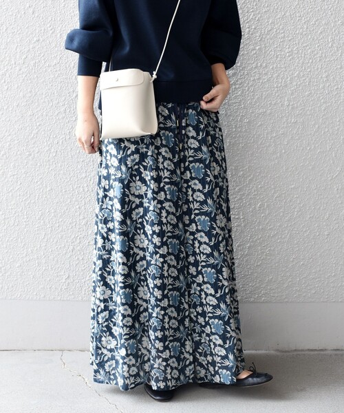 SHIPS（シップス）の「*【SHIPS別注】〈手洗い可能〉UHURUプリントワイドパンツ◇（その他パンツ・レディース・ライトブラウン/ダークグリーン/ネイビー/ダークグレー/ブラウン系その他/ブラウン系・SMALL/MEDIUM）」の11枚目の写真