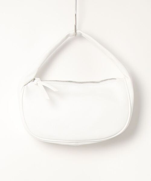 She's Closet（シーズクローゼット）の「フェイクレザー半月型ミニワンハンドルバッグ（ハンドバッグ・レディース・ホワイト/ブラック/ブラウン/グリーン/アイボリー・FREE）」の2枚目の写真