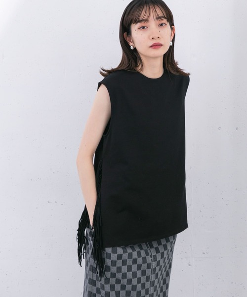 KBF（ケイビーエフ）の「フリンジトップス（Tシャツ/カットソー・レディース・ブラック/アイボリー・ONE）」の2枚目の写真