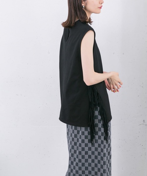 KBF（ケイビーエフ）の「フリンジトップス（Tシャツ/カットソー・レディース・ブラック/アイボリー・ONE）」の21枚目の写真