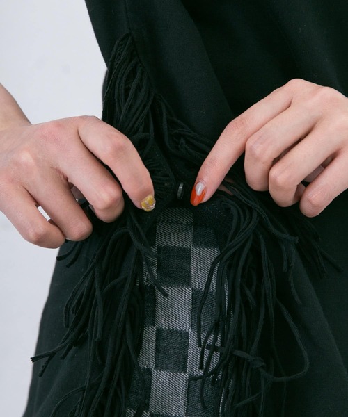 KBF（ケイビーエフ）の「フリンジトップス（Tシャツ/カットソー・レディース・ブラック/アイボリー・ONE）」の8枚目の写真