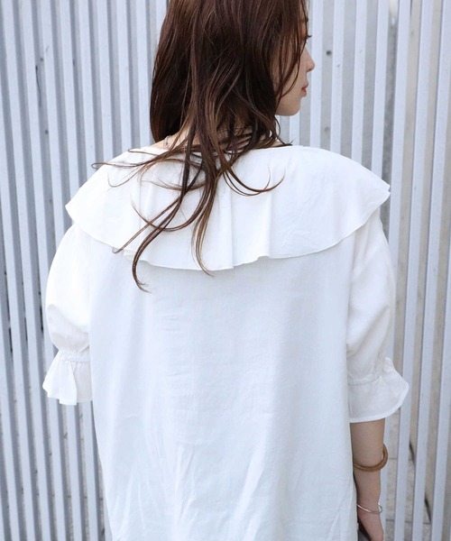 HONEYSUCKLE ROSE(ハニーサックルローズ)の「【HONEYSUCKLE ROSE】フリル衿ブラウス(シャツ/ブラウス・レディース・ブラック/ホワイト・M/L)」の7枚目の写真