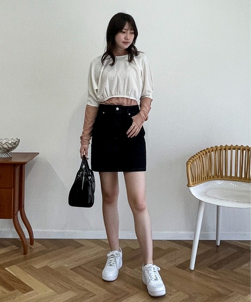 EPIMI E'PIMMY（エピミエピミー）の「クロップドエンボスブラウスカーディガン（カーディガン/ボレロ・レディース・ブラック/アイボリー・MEDIUM）」の4枚目の写真