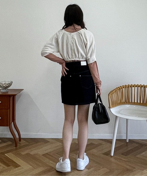 EPIMI E'PIMMY（エピミエピミー）の「クロップドエンボスブラウスカーディガン（カーディガン/ボレロ・レディース・ブラック/アイボリー・MEDIUM）」の6枚目の写真