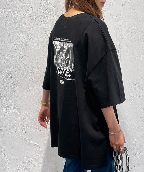 apres jour mignon(アプレジュールミニョン)の「ロゴBIGスリットTシャツ【ZOZOTOWN限定アイテム】(Tシャツ/カットソー・レディース・ピンク/パープル/オフホワイト/ホワイト系その他2/ブラック系その他/ホワイト系その他/イエロー/ブラック系その他2/ブラック・フリー/X-LARGE)」の5枚目の写真