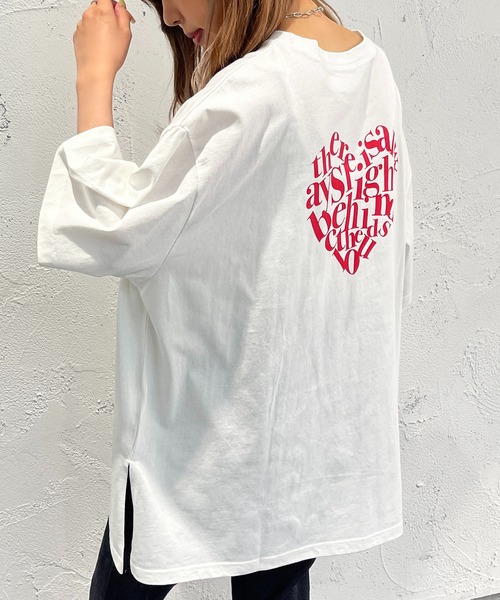 apres jour mignon(アプレジュールミニョン)の「ロゴBIGスリットTシャツ【ZOZOTOWN限定アイテム】(Tシャツ/カットソー・レディース・ピンク/パープル/オフホワイト/ホワイト系その他2/ブラック系その他/ホワイト系その他/イエロー/ブラック系その他2/ブラック・フリー/X-LARGE)」の2枚目の写真
