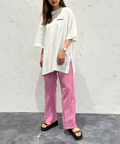 apres jour mignon(アプレジュールミニョン)の「ロゴBIGスリットTシャツ【ZOZOTOWN限定アイテム】(Tシャツ/カットソー・レディース・ピンク/パープル/オフホワイト/ホワイト系その他2/ブラック系その他/ホワイト系その他/イエロー/ブラック系その他2/ブラック・フリー/X-LARGE)」の16枚目の写真