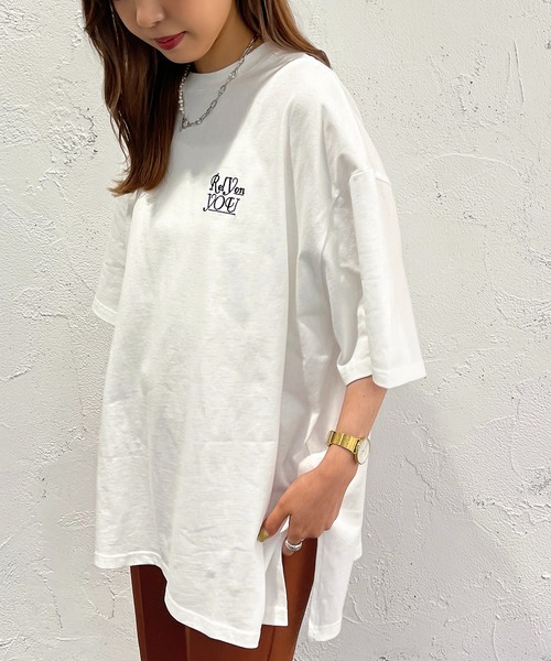 apres jour mignon(アプレジュールミニョン)の「ロゴBIGスリットTシャツ【ZOZOTOWN限定アイテム】(Tシャツ/カットソー・レディース・ピンク/パープル/オフホワイト/ホワイト系その他2/ブラック系その他/ホワイト系その他/イエロー/ブラック系その他2/ブラック・フリー/X-LARGE)」の10枚目の写真