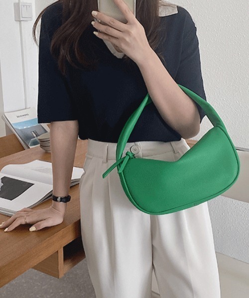 mebole(メボレ)の「スクエアボストンバッグ(ボストンバッグ・レディース・ホワイト/ブラック/ブラウン/イエロー/グリーン・FREE)」の8枚目の写真