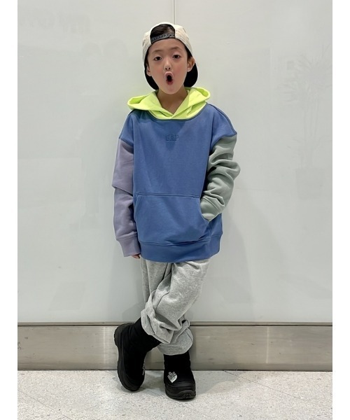 GAP（ギャップ）の「GAPロゴ プルオーバーパーカー (キッズ)（パーカー・キッズ・ライトグレー/ネイビー/ベージュ/ブルー/グリーン系その他/ブルー系その他/グレー・M/S/XL/XS/XXL/L）」の18枚目の写真