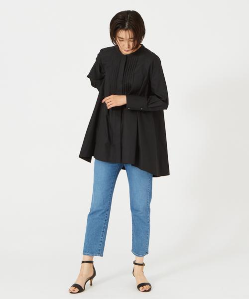 qualite（カリテ）の「ピンタックシャツ（シャツ/ブラウス・レディース・ブラック/オフホワイト/サックスブルー・フリー）」の4枚目の写真