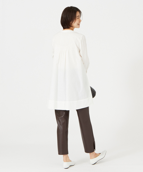 qualite（カリテ）の「ピンタックシャツ（シャツ/ブラウス・レディース・ブラック/オフホワイト/サックスブルー・フリー）」の21枚目の写真