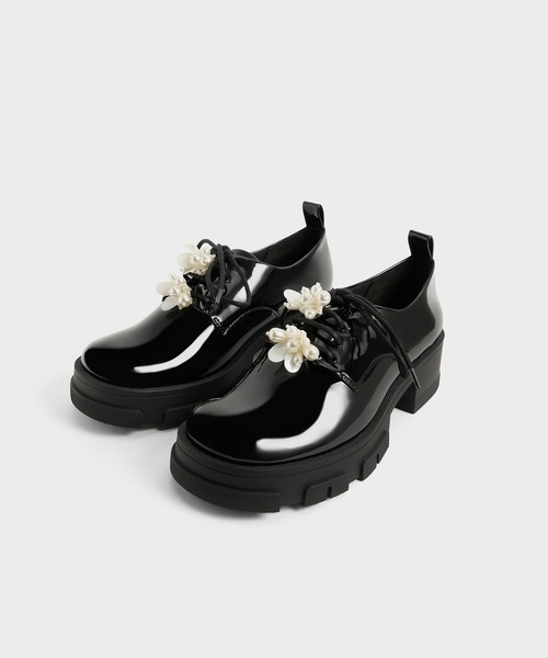 CHARLES & KEITH(チャールズ & キース)の「Hayden ヘイデン ビーズエンベリッシュドパテントオックスフォード(ドレスシューズ・レディース・ブラック/アイボリー・22.5cm/23cm/23.5cm/24.5cm/25cm)」の9枚目の写真