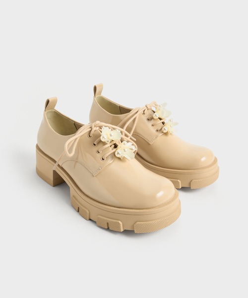 CHARLES & KEITH(チャールズ & キース)の「Hayden ヘイデン ビーズエンベリッシュドパテントオックスフォード(ドレスシューズ・レディース・ブラック/アイボリー・22.5cm/23cm/23.5cm/24.5cm/25cm)」の5枚目の写真