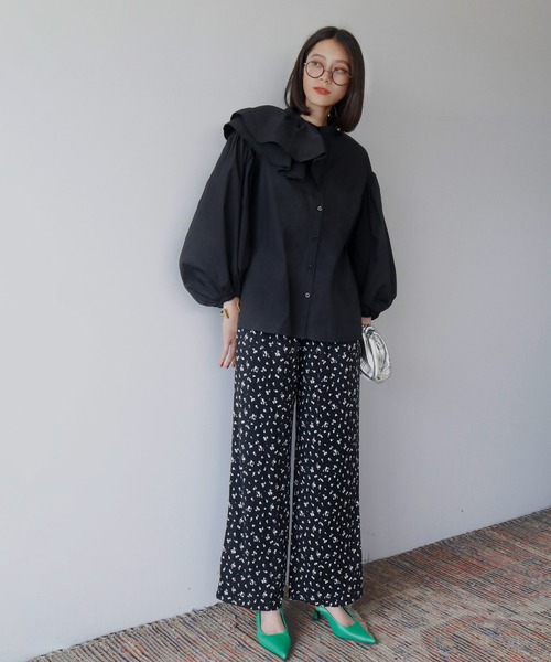 【綿100％使用】アシンメトリーフリルハイネックボリューム袖ブラウス