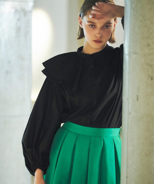 ELFRANK（エルフランク）の「【綿100％使用】アシンメトリーフリルハイネックボリューム袖ブラウス（シャツ/ブラウス・レディース・ブラック/オフホワイト/オレンジ/ブルー・FREE）」の17枚目の写真