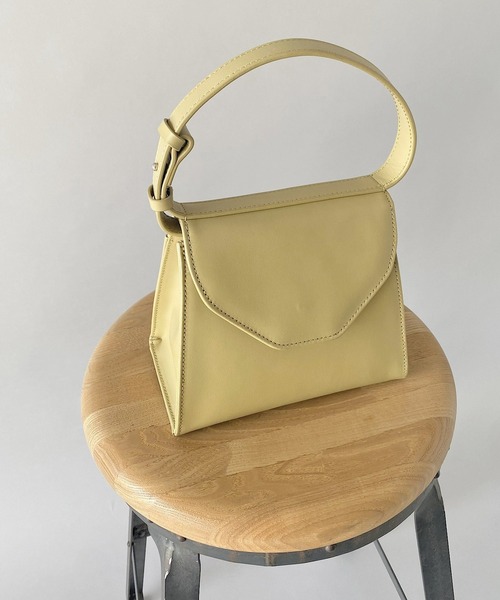 RIVE DROITE（リヴドロワ）の「様々な装いに合わせて持てる/イタリアンレザーフラップミニバッグ（ハンドバッグ・レディース・ブラック/グリーン系その他・FREE）」の3枚目の写真