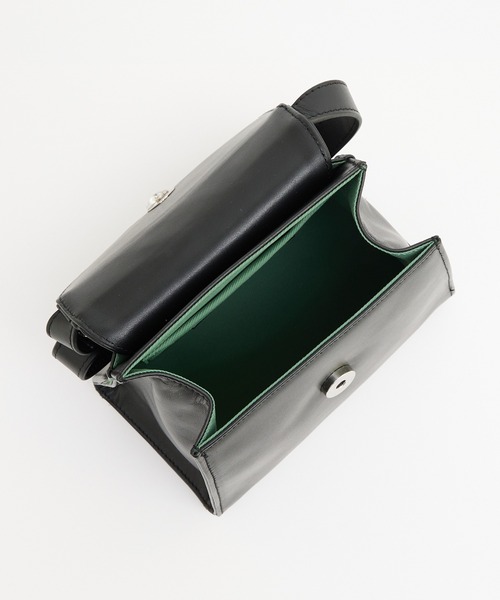 RIVE DROITE（リヴドロワ）の「様々な装いに合わせて持てる/イタリアンレザーフラップミニバッグ（ハンドバッグ・レディース・ブラック/グリーン系その他・FREE）」の16枚目の写真
