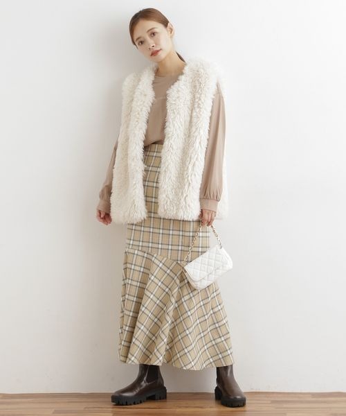 mysty woman（ミスティウーマン）の「フロントロゴレギュラーロンＴ 165694（Tシャツ/カットソー・レディース・ブラック/オフホワイト/モカ・FREE）」の6枚目の写真