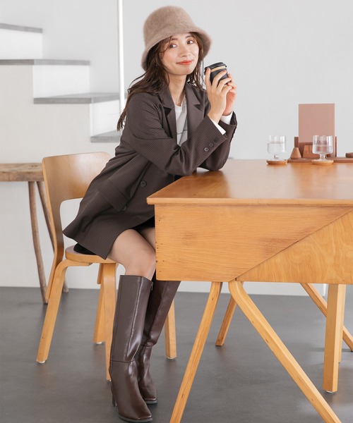 mysty woman（ミスティウーマン）の「フロントロゴレギュラーロンＴ 165694（Tシャツ/カットソー・レディース・ブラック/オフホワイト/モカ・FREE）」の21枚目の写真