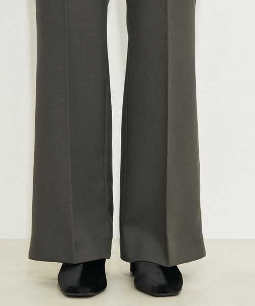 vis-`a-vis（ビサビ）の「【WEB限定】【洗える】フレアパンツ（スラックス・レディース・チャコールグレー/ダークブラウン/ピンク系その他2/ブラック/キナリ・L/SS/M/S）」の21枚目の写真