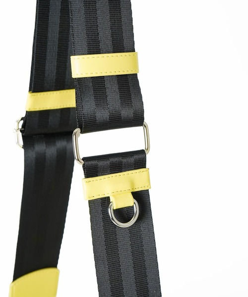 X-girl(エックスガール)の「CROSS BODY BAG(ショルダーバッグ・レディース・ブラック/イエロー・ONE SIZE)」の7枚目の写真
