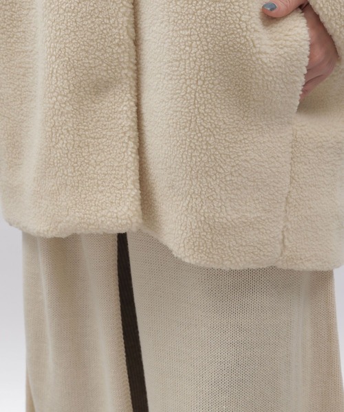 LAKOLE（ラコレ）の「ボアバルーンコート / 171064（その他アウター・レディース・ブラック/アイボリー・SMALL/MEDIUM）」の14枚目の写真