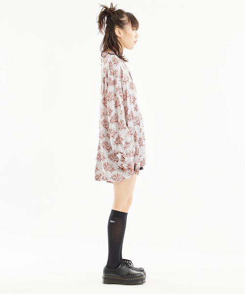 X-girl(エックスガール)の「TATOO PATTERN L/S SHIRT(シャツ/ブラウス・レディース・オフホワイト/ブラック・S/M)」の4枚目の写真