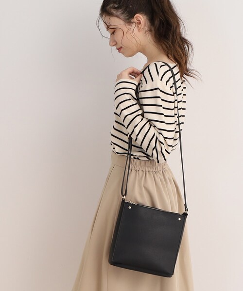 SHOO・LA・RUE（シューラルー）の「◆スクエアポケットショルダーバッグ（ショルダーバッグ・レディース・アイボリー/ブラック/グレー/ブルー・00）」の12枚目の写真