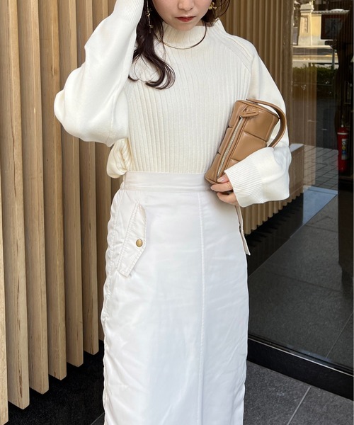 CAPRICIEUX LE'MAGE（カプリシューレマージュ）の「裾ラウンドプルオーバー（ニット/セーター・レディース・オフホワイト/グレイッシュベージュ/ブラック/グリーン・FREE）」の2枚目の写真