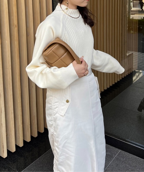 CAPRICIEUX LE'MAGE（カプリシューレマージュ）の「裾ラウンドプルオーバー（ニット/セーター・レディース・オフホワイト/グレイッシュベージュ/ブラック/グリーン・FREE）」の6枚目の写真