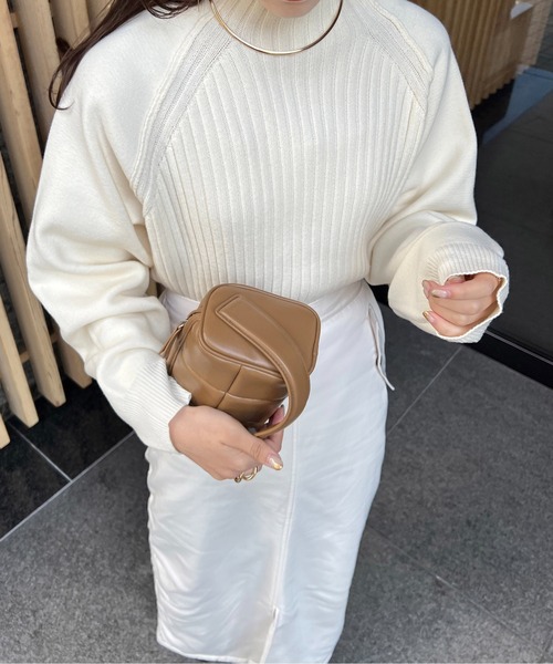 CAPRICIEUX LE'MAGE（カプリシューレマージュ）の「裾ラウンドプルオーバー（ニット/セーター・レディース・オフホワイト/グレイッシュベージュ/ブラック/グリーン・FREE）」の7枚目の写真