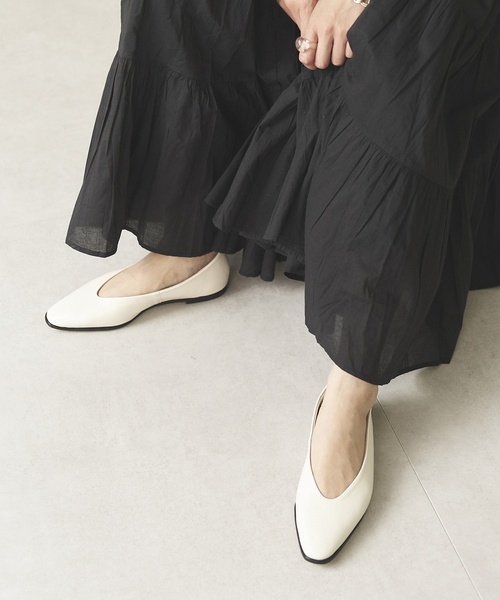 LE TALON（ルタロン）の「レザーUカットフラット（その他シューズ