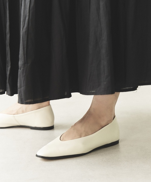 LE TALON（ルタロン）の「レザーUカットフラット（その他シューズ