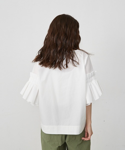 Shelly island(シェリーアイランド)の「ボリュームタックフリルブラウス(シャツ/ブラウス・レディース・ブラック/ホワイト・M)」の5枚目の写真