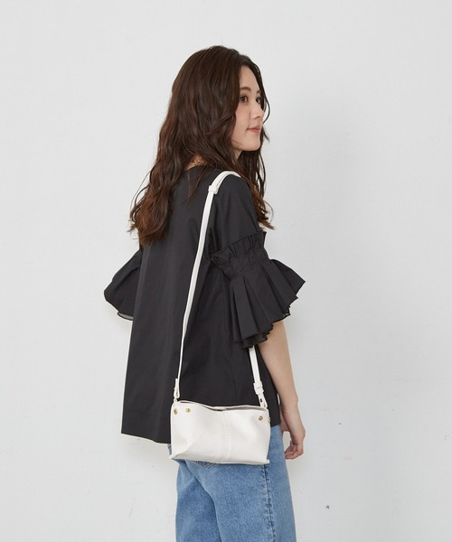 Shelly island(シェリーアイランド)の「ボリュームタックフリルブラウス(シャツ/ブラウス・レディース・ブラック/ホワイト・M)」の14枚目の写真