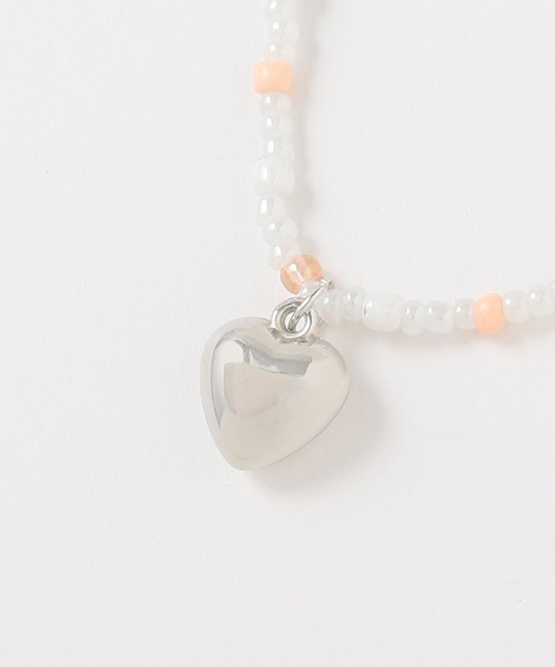 petit main（プティマイン）の「【リンク】ネックレスつきメロートップス(キッズ)（Tシャツ/カットソー・キッズ・アイボリー/ブラック/オレンジ/ラベンダー・100cm/110cm/80ｃｍ/120cm/90cm/130cm）」の5枚目の写真