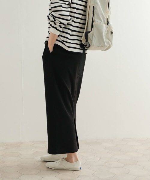 URBAN RESEARCH DOORS(アーバンリサーチドアーズ)の「リブカットストレートスカート(スカート・レディース・ブラック/チャコールグレー・MEDIUM)」の6枚目の写真