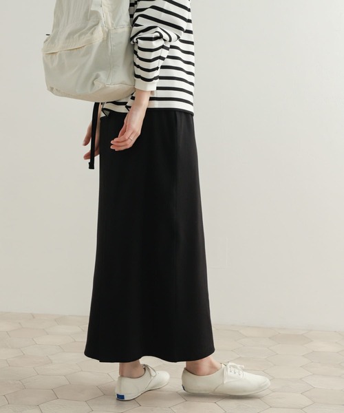 URBAN RESEARCH DOORS(アーバンリサーチドアーズ)の「リブカットストレートスカート(スカート・レディース・ブラック/チャコールグレー・MEDIUM)」の9枚目の写真