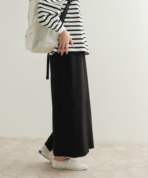 URBAN RESEARCH DOORS(アーバンリサーチドアーズ)の「リブカットストレートスカート(スカート・レディース・ブラック/チャコールグレー・MEDIUM)」の10枚目の写真