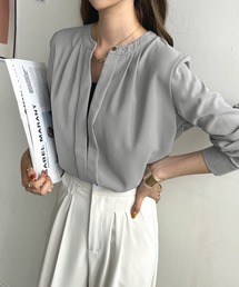 毎日のオフィスカジュアルを楽しく♪ インナーレイヤー風ブラウス
