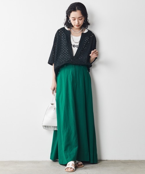 CHIC STYLE(シックスタイル)の「<大きいサイズ>綿100%オールオーバー刺しゅう深Vネックブラウス シックスタイル(シャツ/ブラウス・レディース・ブラック/ベージュ・L/LL/3L/4L/5L)」の11枚目の写真