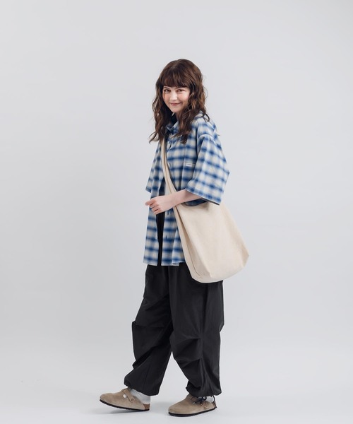 MUHET（ミュエータ）の「レギュラーカラー半袖シャツ（シャツ/ブラウス・レディース・サックスブルー/その他/オフホワイト/グリーン系その他/ブルー系その他・MEDIUM/SMALL/LARGE）」の17枚目の写真