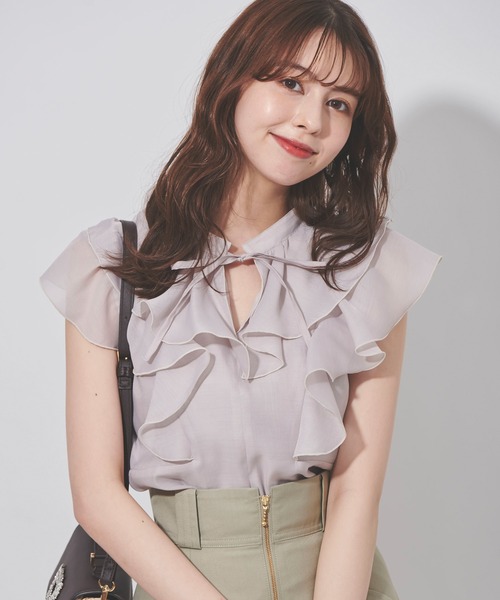 31 Sons de mode（トランテアン　ソン　ドゥ　モード）の「フリルシアーブラウス（シャツ/ブラウス・レディース・サックスブルー/グレー/オフホワイト・36）」の2枚目の写真